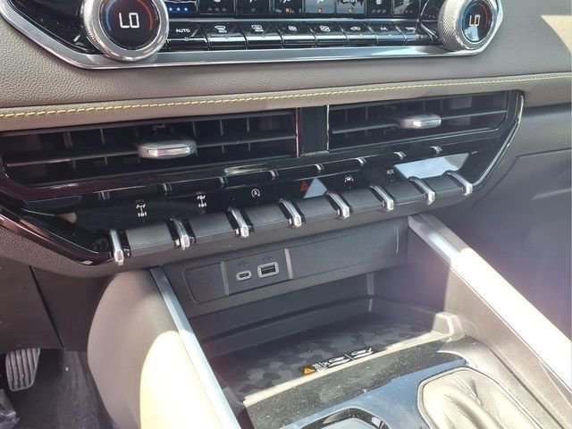 New 2026 Chevrolet Colorado ZR2 AWD/4WD image 18