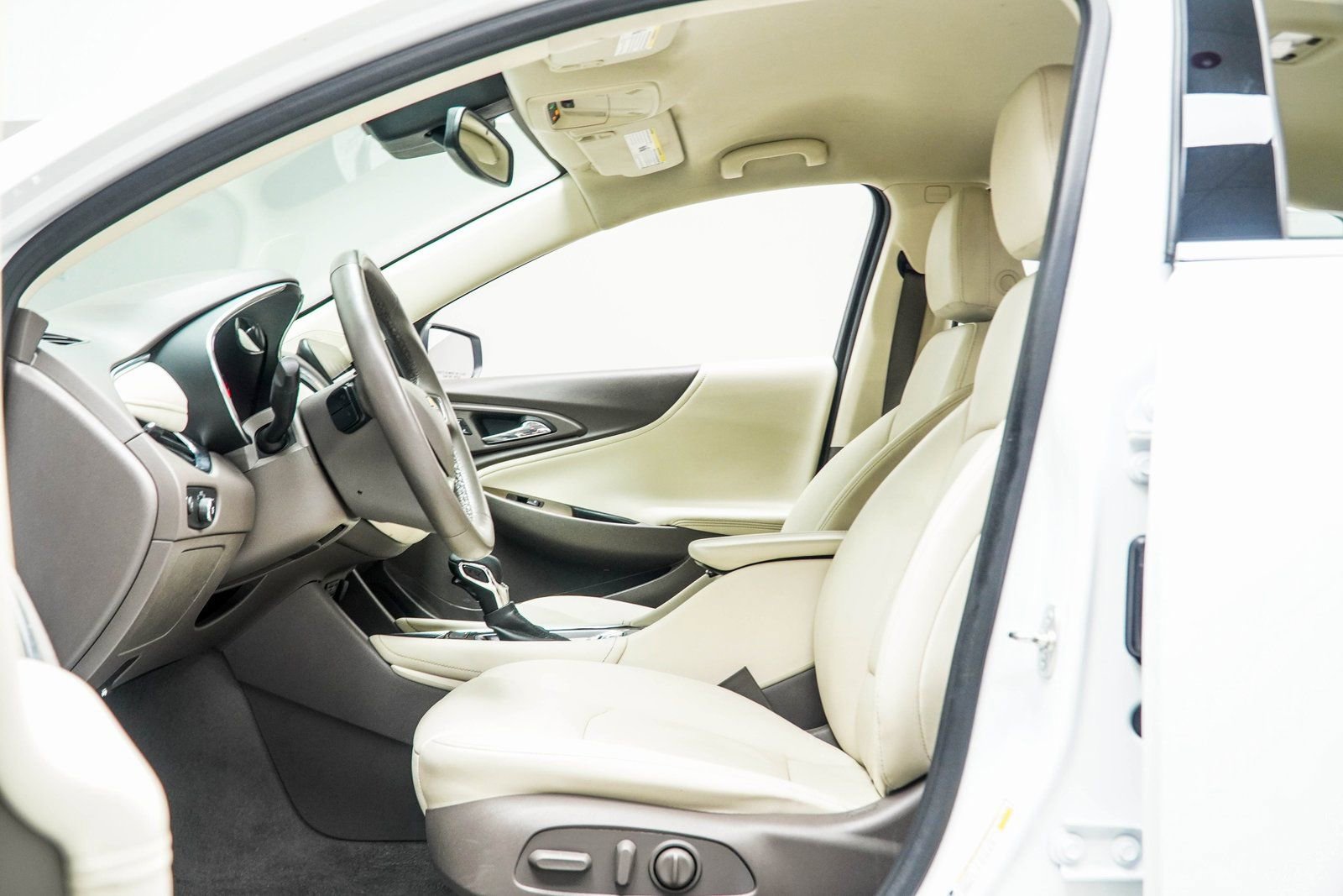 Used 2024 Chevrolet Malibu LT FWD image 36