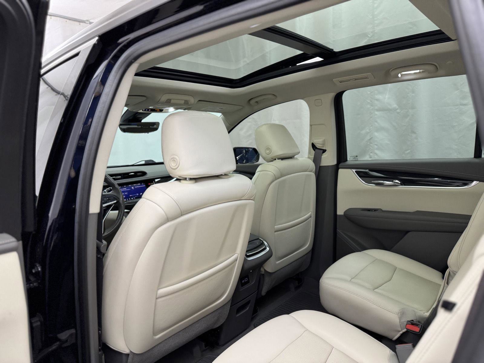 Used 2021 Cadillac XT6 Premium Luxury image 25