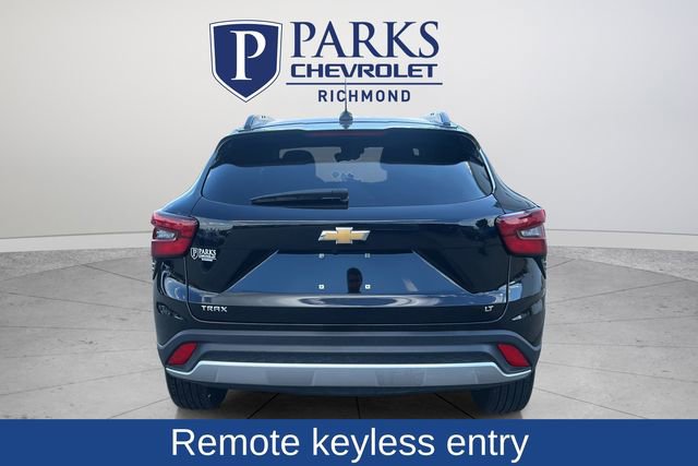 Used 2025 Chevrolet Trax LT w/ LT Convenience Package image 6