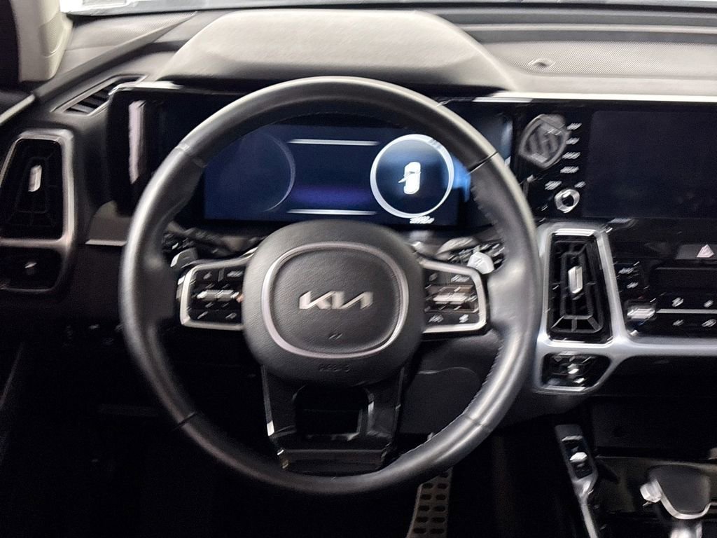 Used 2023 Kia Sorento SX image 13