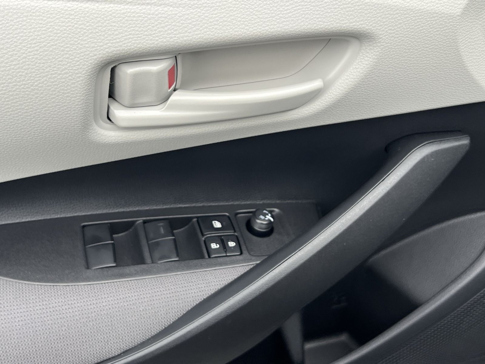 New 2027 Toyota Corolla LE FWD image 11