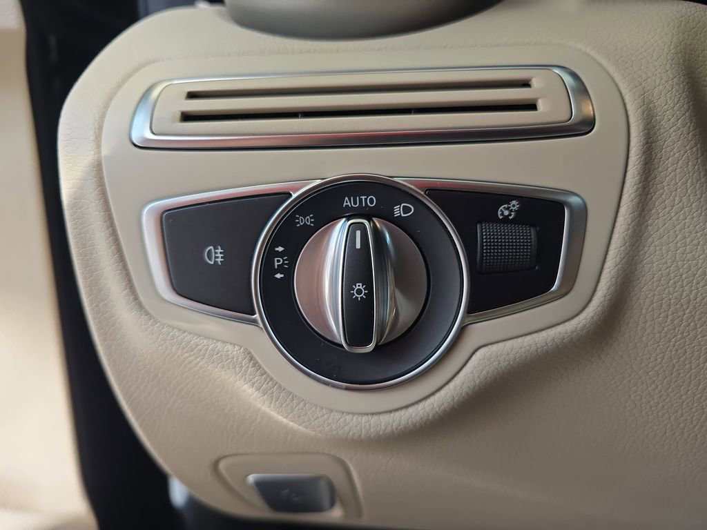 Certified 2021 Mercedes-Benz C 300 4MATIC Sedan image 27