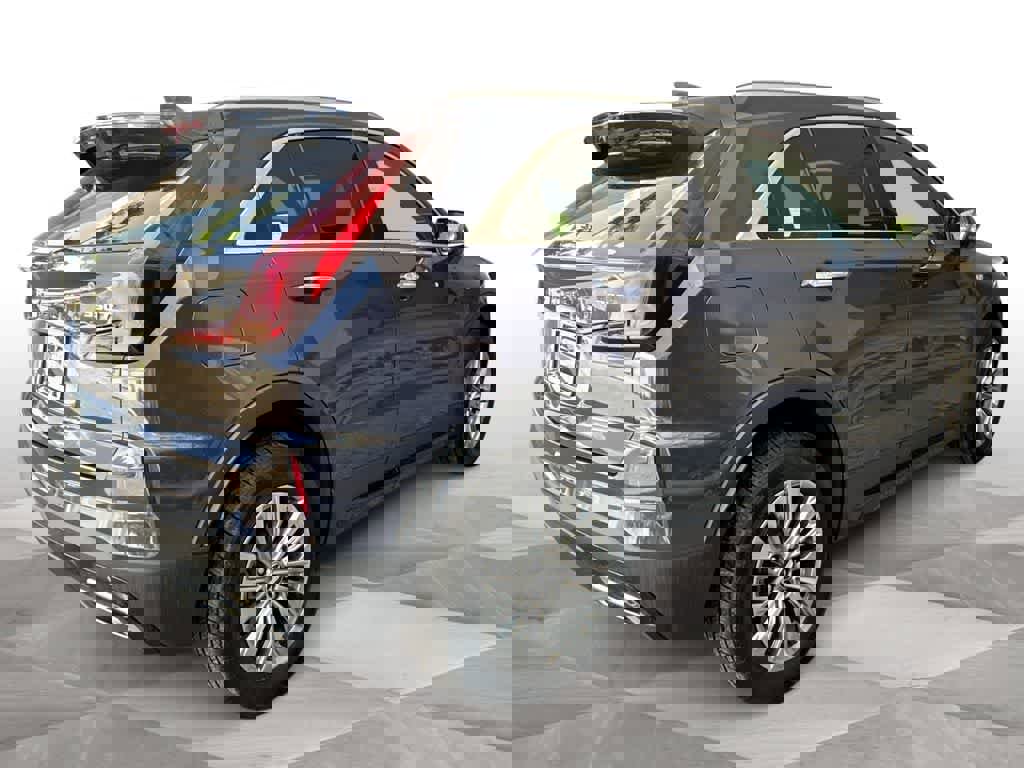 Used 2025 Cadillac XT4 Premium Luxury image 8
