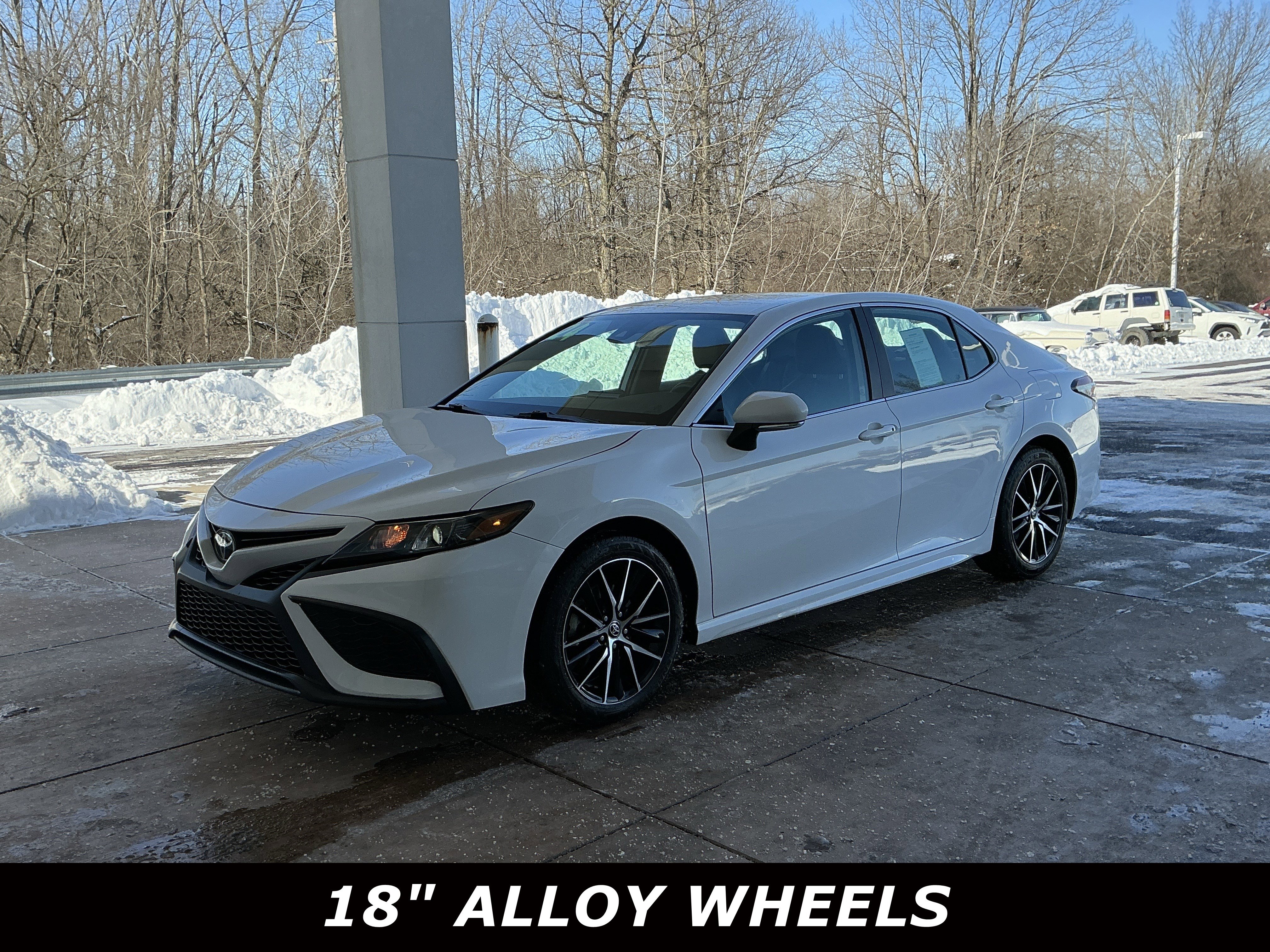 Certified 2024 Toyota Camry SE image 3