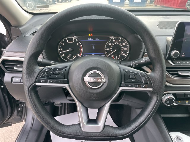 Used 2025 Nissan Altima 2.5 SV FWD image 25