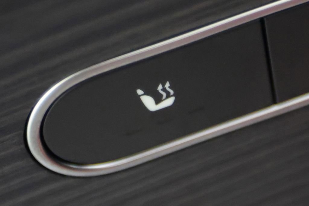 Used 2023 Mercedes-Benz CLA 250 4MATIC image 16