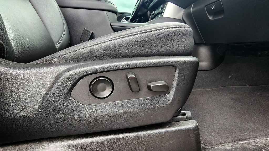 Used 2022 Chevrolet Suburban LT AWD/4WD image 57