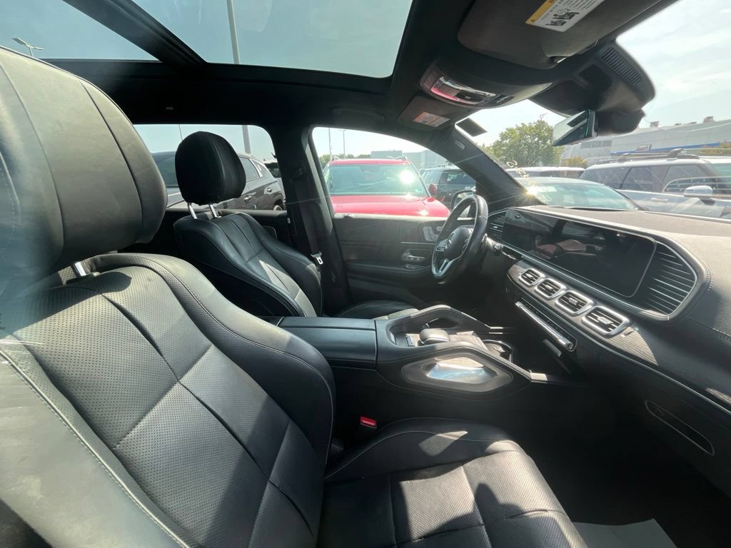 Used 2021 Mercedes-Benz GLS 580 4MATIC image 3