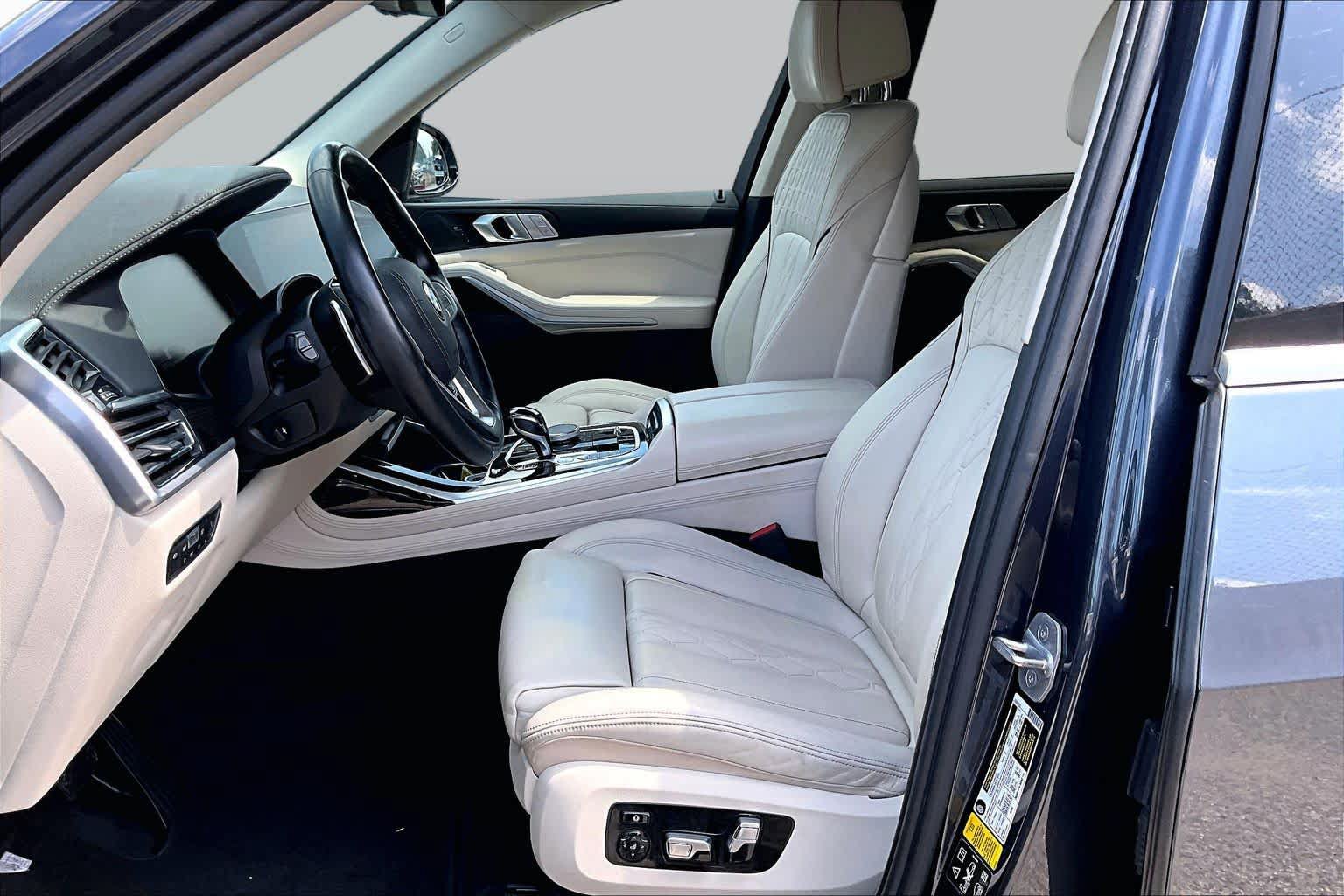 Used 2020 BMW X7 xDrive40i w/ Premium Package AWD/4WD image 8
