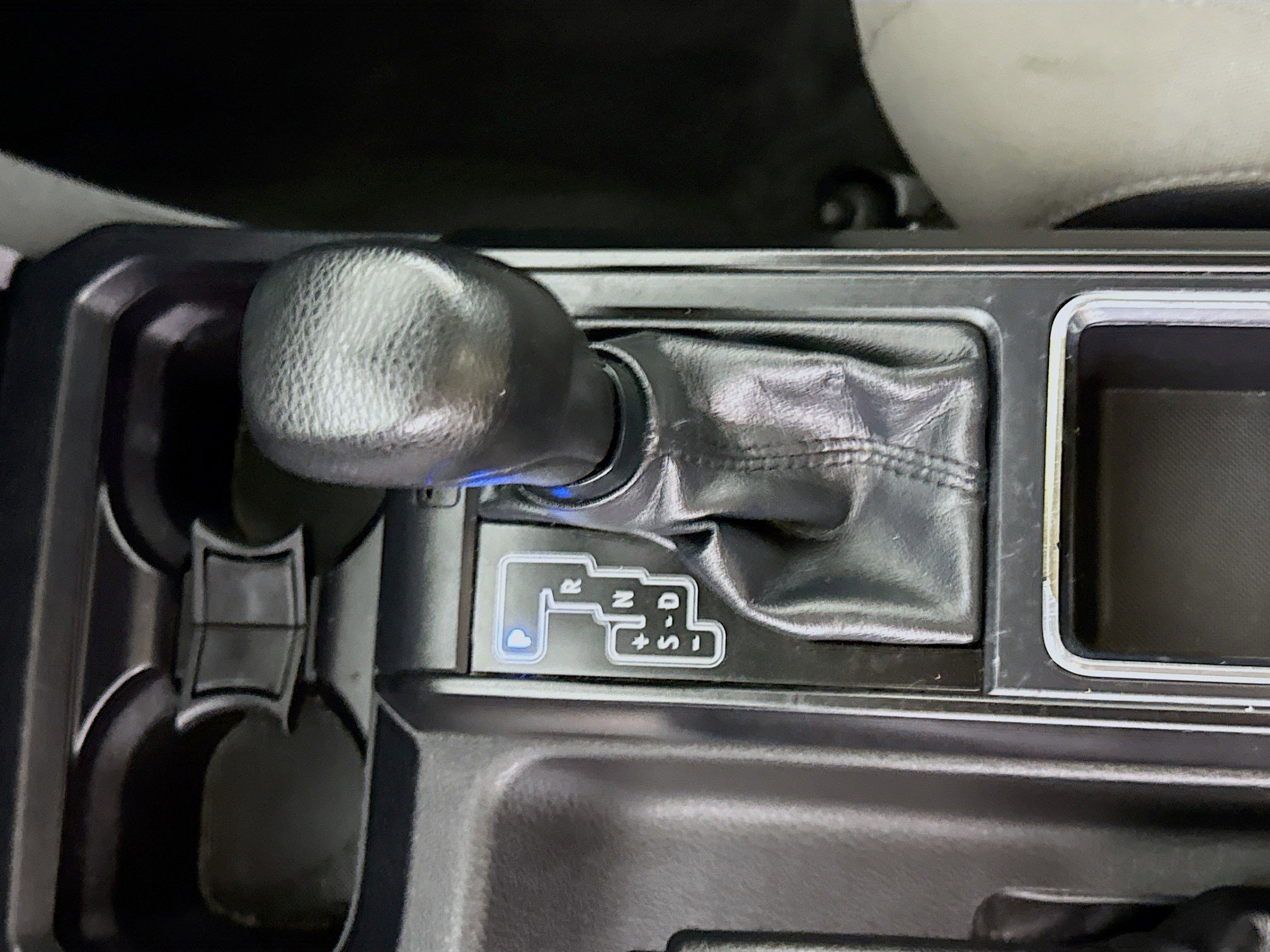 Used 2018 Toyota Tacoma SR image 20