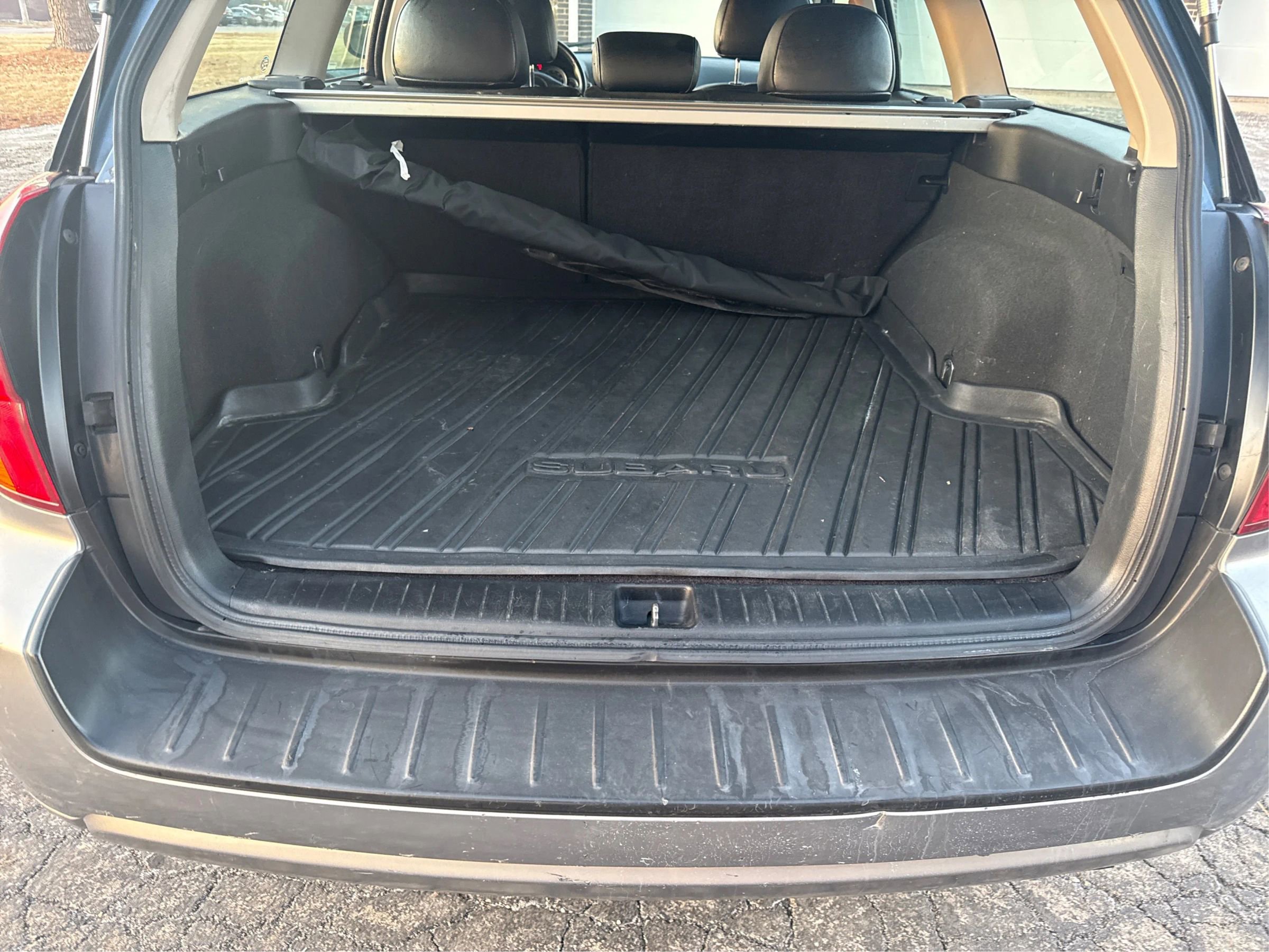 Used 2005 Subaru Outback 2.5i Limited image 15