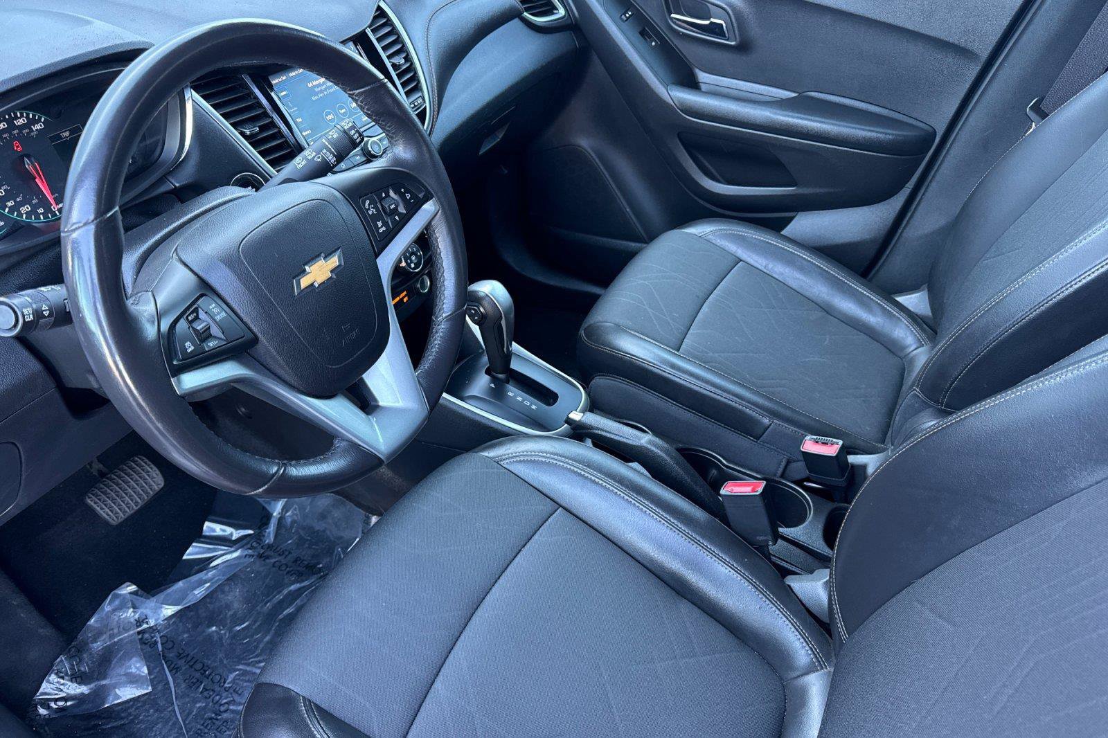 Used 2022 Chevrolet Trax LT w/ Driver Confidence Package AWD/4WD image 9