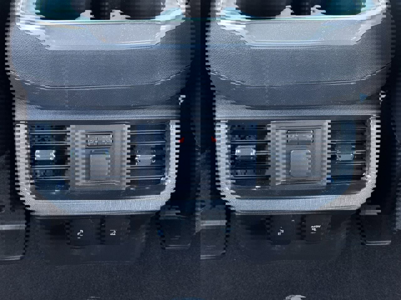 Used 2024 Ford F150 Platinum w/ FX4 Off-Road Package image 30