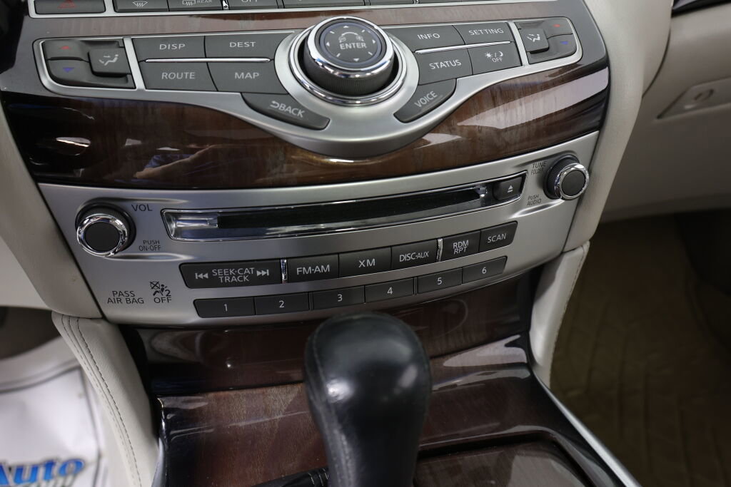 Used 2011 INFINITI M56 x w/ Deluxe Touring Pkg AWD/4WD image 36