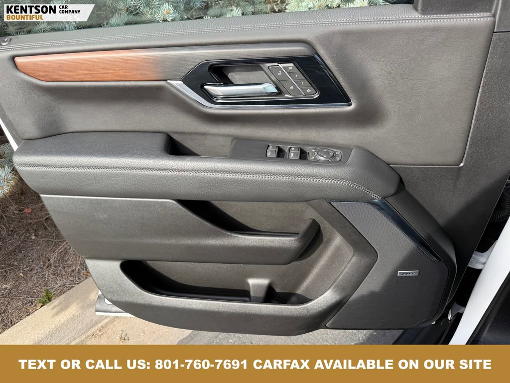 Used 2025 GMC Yukon Denali w/ Sun & Power Step Package image 22