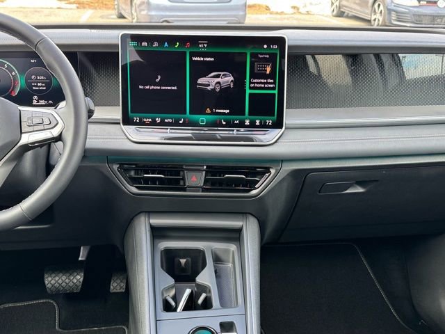 Used 2025 Volkswagen Tiguan SE image 14