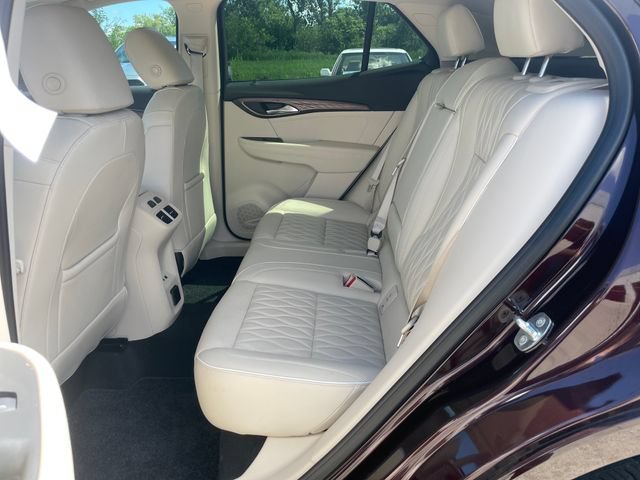 Used 2023 Buick Envision Avenir AWD/4WD image 28