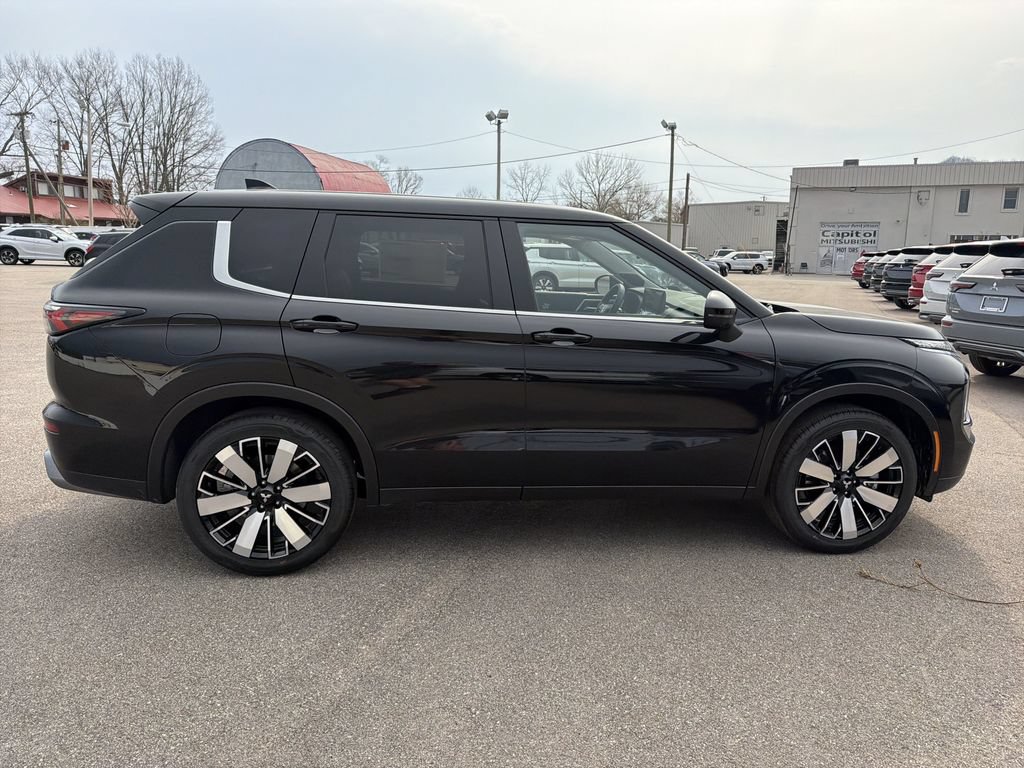 New 2026 Mitsubishi Outlander SE AWD/4WD image 2