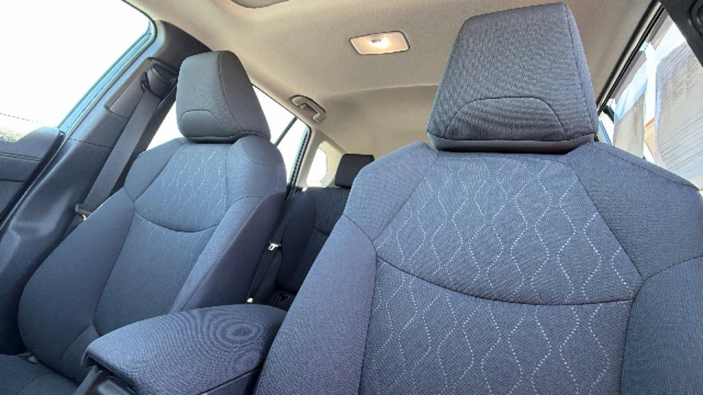 Certified 2025 Toyota Corolla Cross LE AWD/4WD image 11