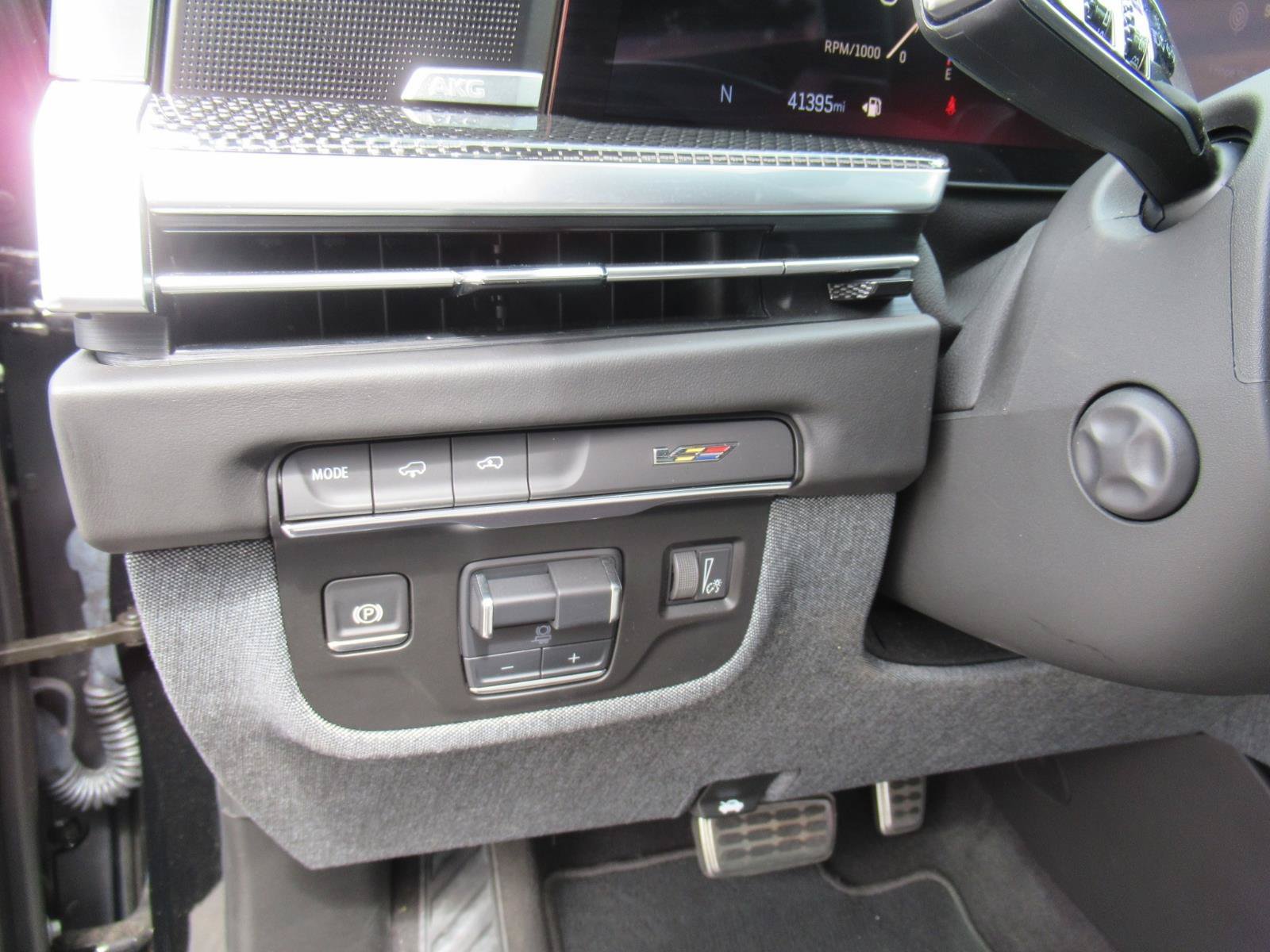 Certified 2025 Cadillac Escalade V AWD/4WD image 23