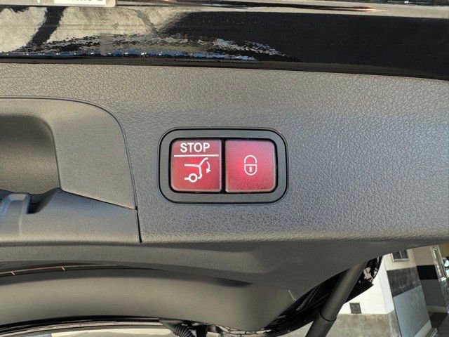Used 2025 Mercedes-Benz GLS 450 4MATIC image 19