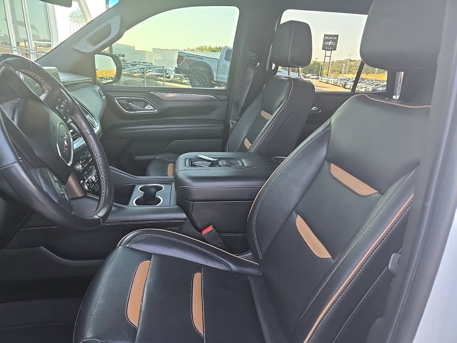 Used 2023 GMC Yukon AT4 AWD/4WD image 19