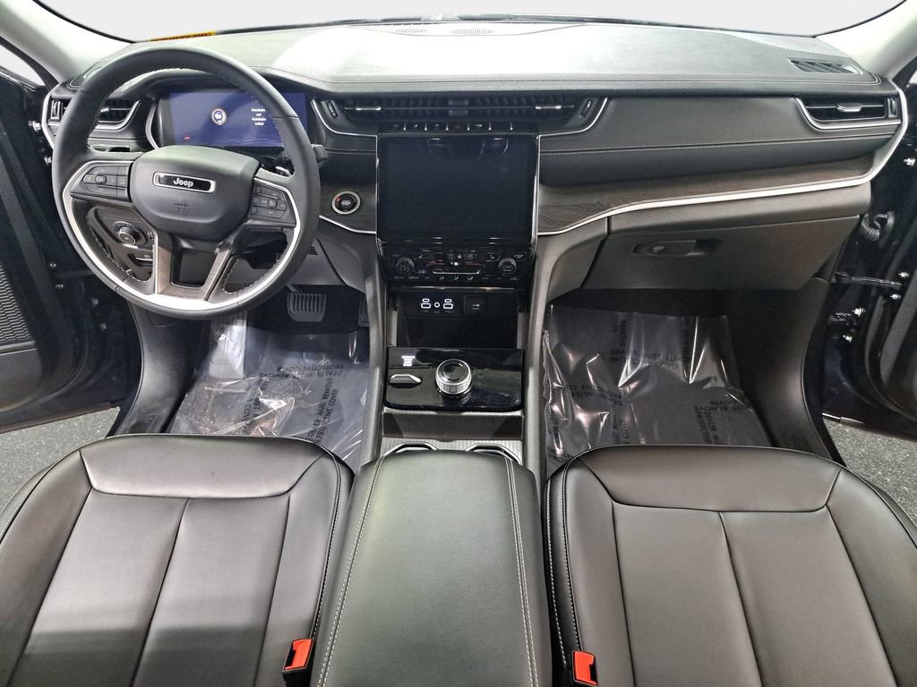 Certified 2024 Jeep Grand Cherokee Limited image 2