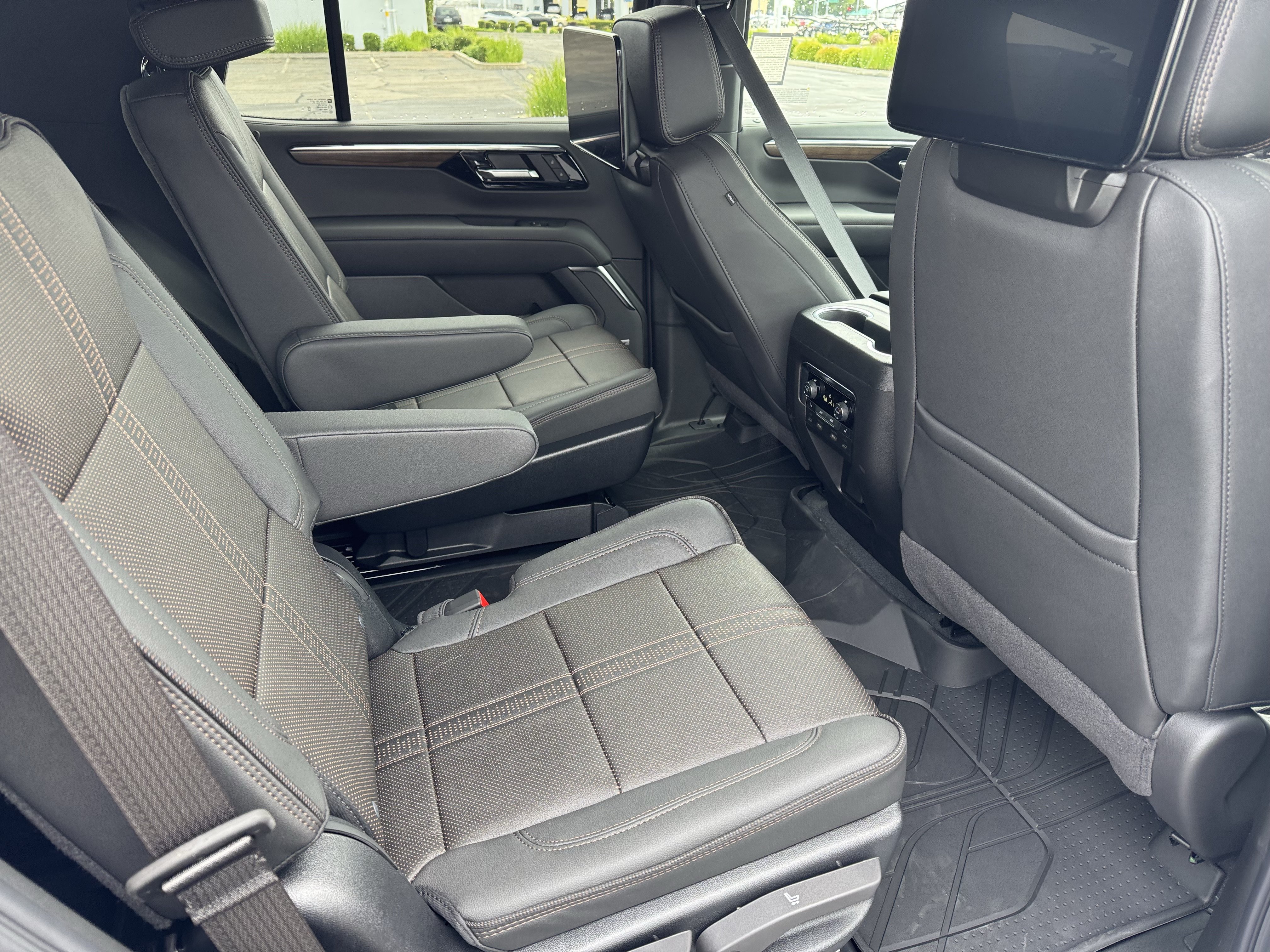 New 2026 Chevrolet Tahoe High Country AWD/4WD image 21