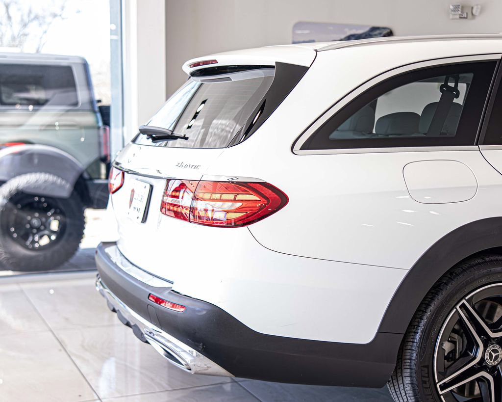 Used 2022 Mercedes-Benz E 450 4MATIC All-Terrain Wagon image 10