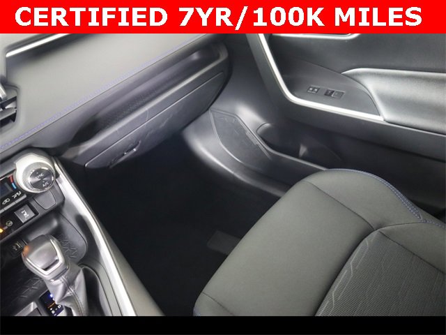 Used 2024 Toyota RAV4 SE image 16