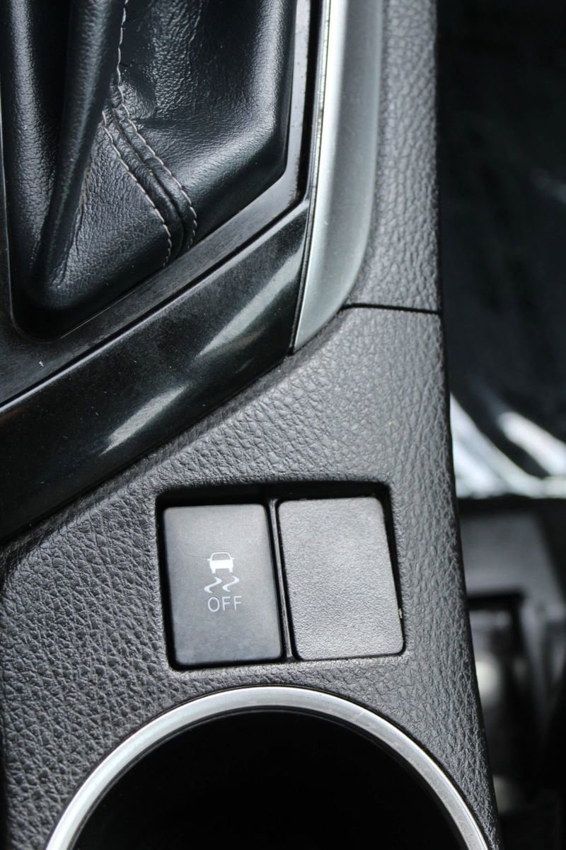 Used 2018 Toyota Corolla XLE w/ Carpet Mat Package (TMS) FWD image 25