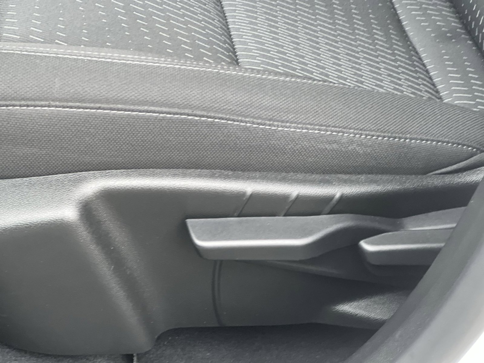 Used 2025 Chevrolet Equinox LT FWD image 22