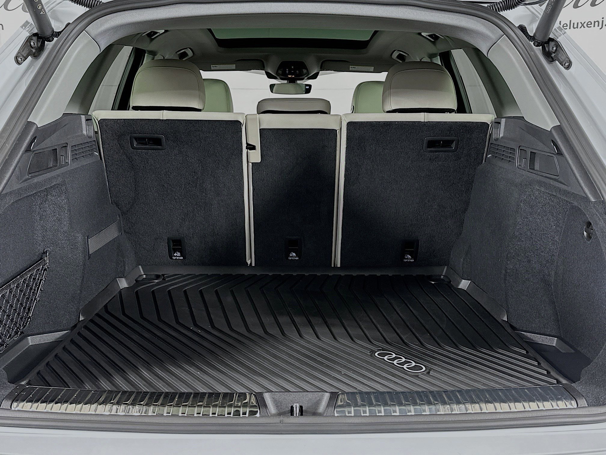 Used 2025 Audi Q5 Premium w/ Convenience Package image 25