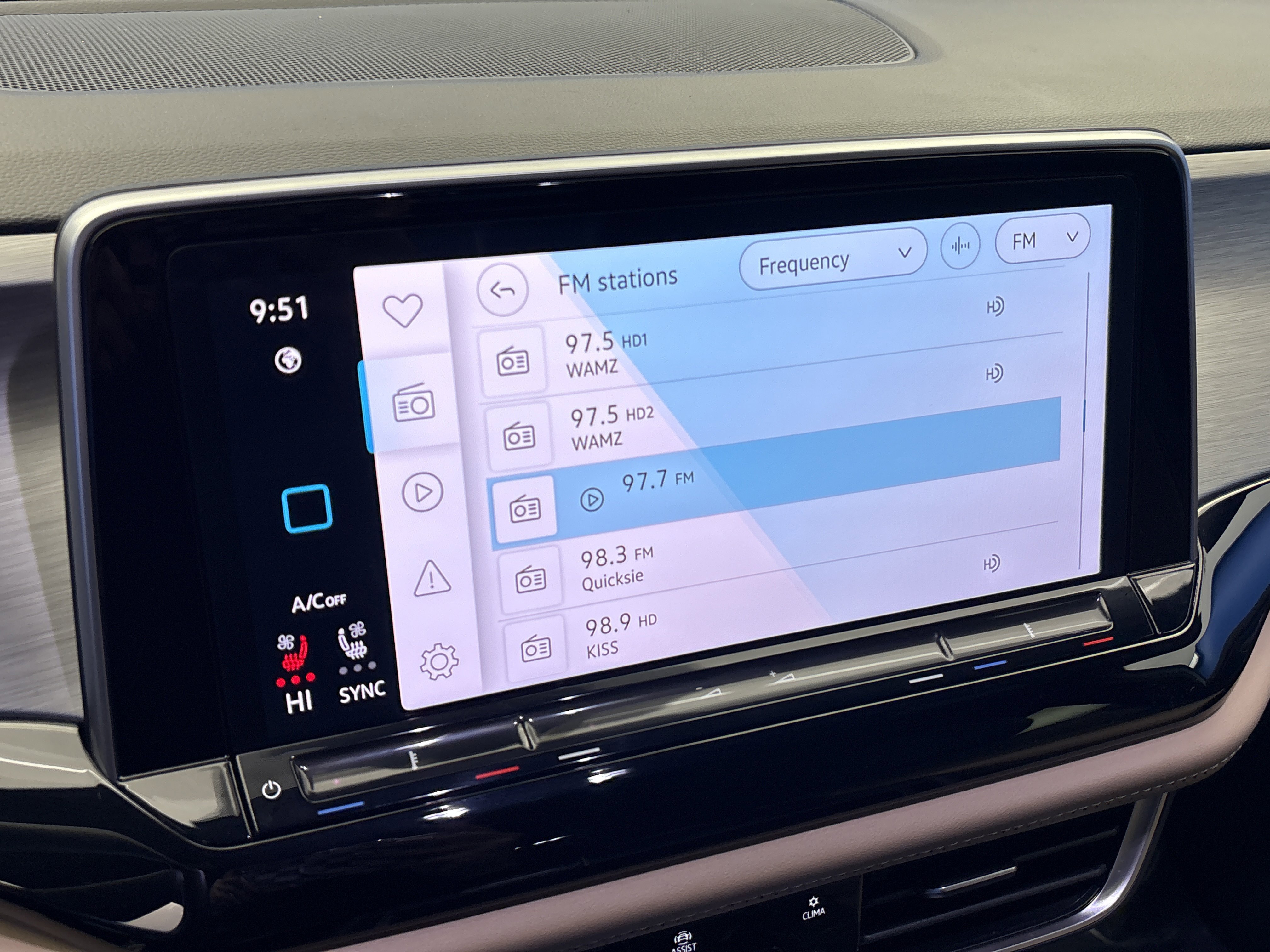 Certified 2024 Volkswagen Atlas Cross Sport SE image 18