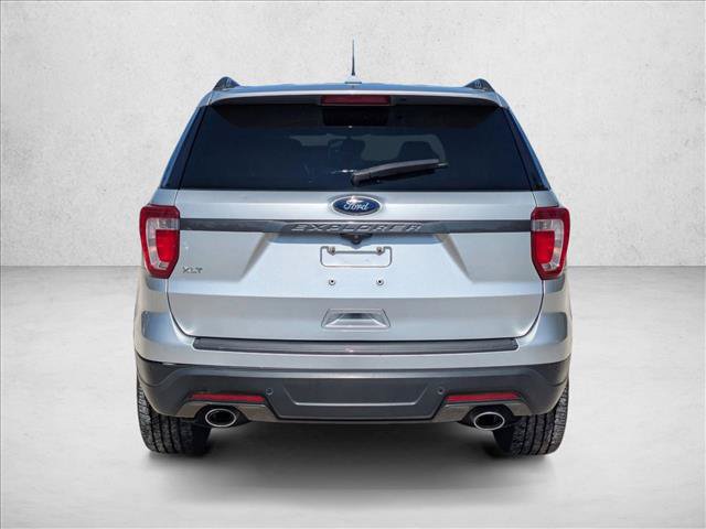 Used 2018 Ford Explorer XLT w/ Equipment Group 202A FWD image 6