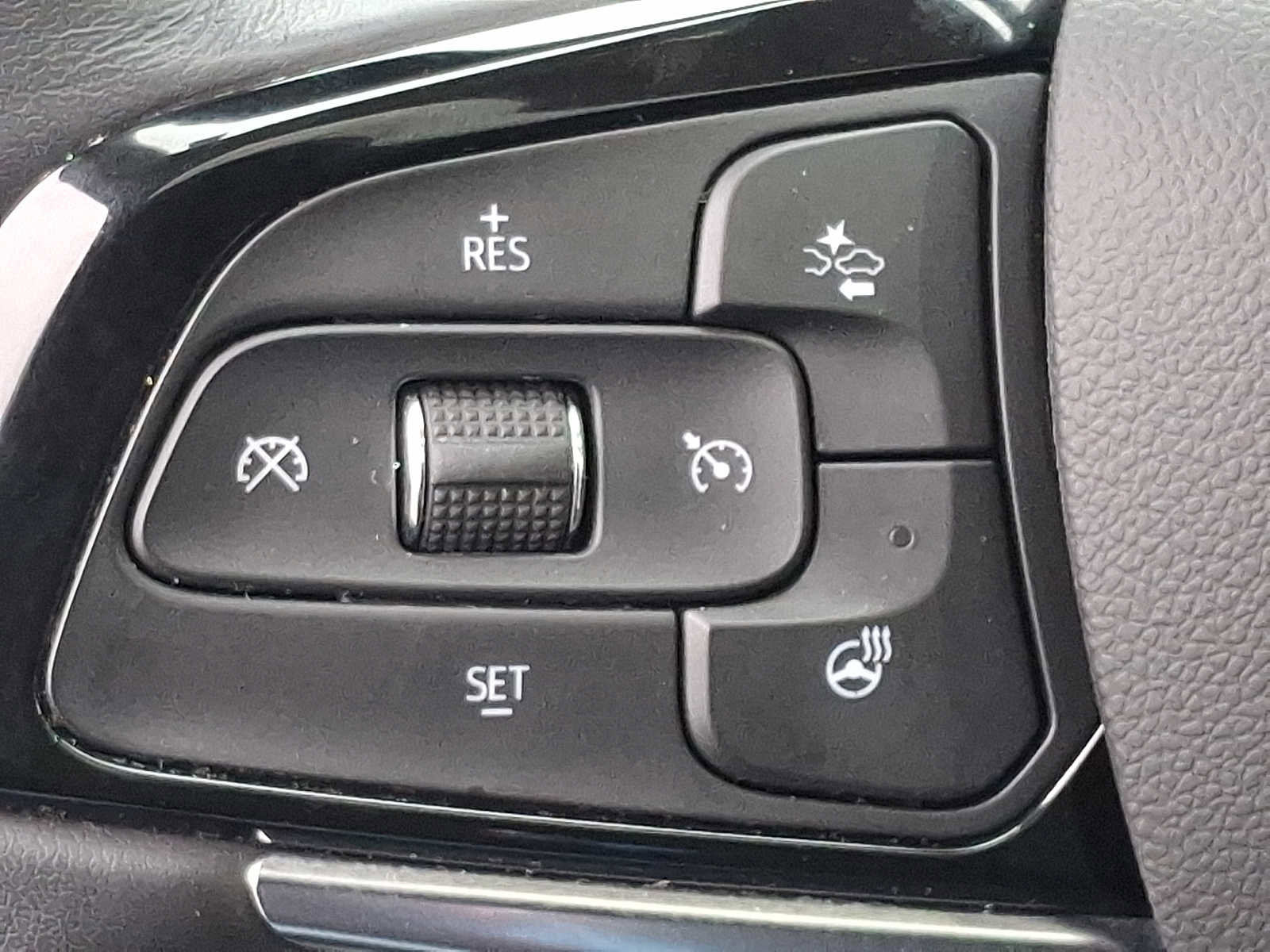 Used 2024 Buick Enclave Essence w/ Experience Buick Package image 23
