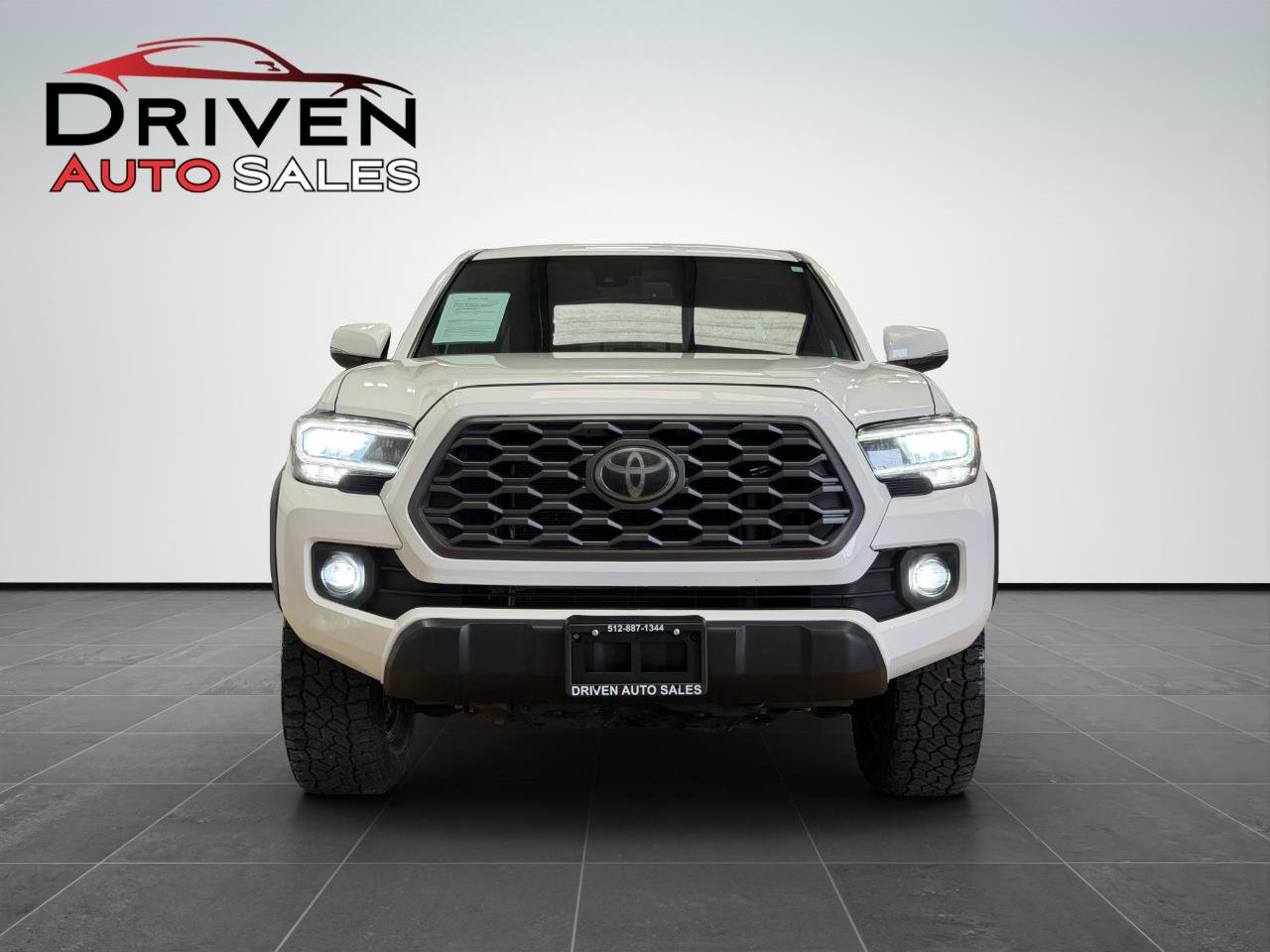Used 2021 Toyota Tacoma TRD Off-Road w/ Technology Package AWD/4WD image 9