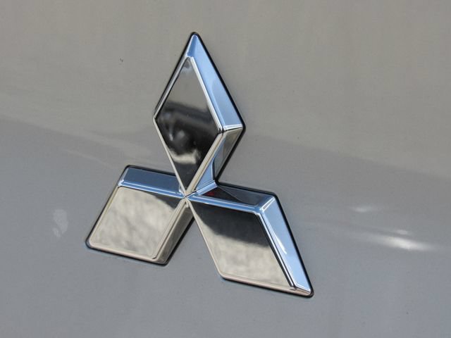 New 2026 Mitsubishi Outlander SE FWD image 14