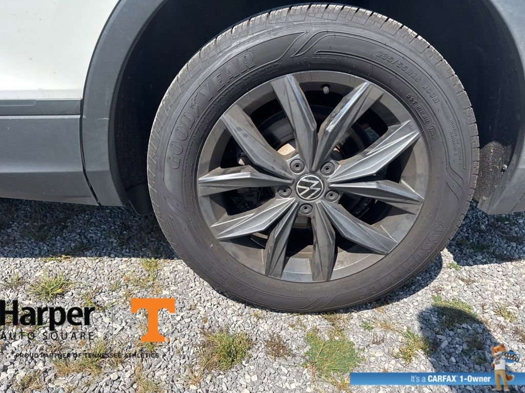 Used 2022 Volkswagen Tiguan SE w/ Panoramic Sunroof Package AWD/4WD image 20