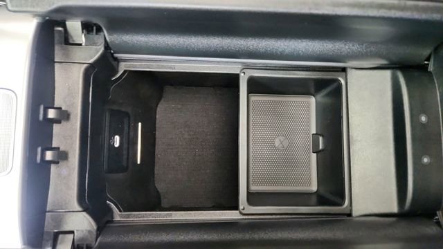 Used 2025 Mercedes-Benz GLC 350e 4MATIC image 54