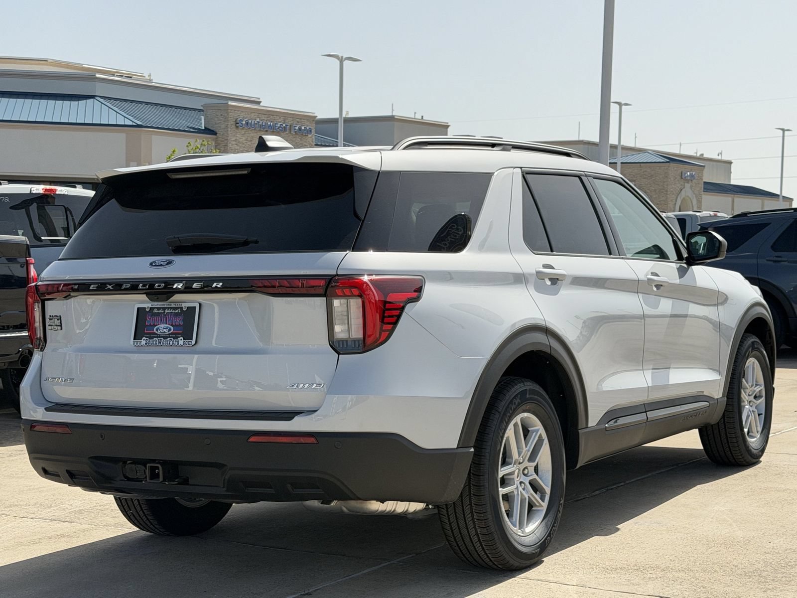 New 2026 Ford Explorer Active AWD/4WD image 4