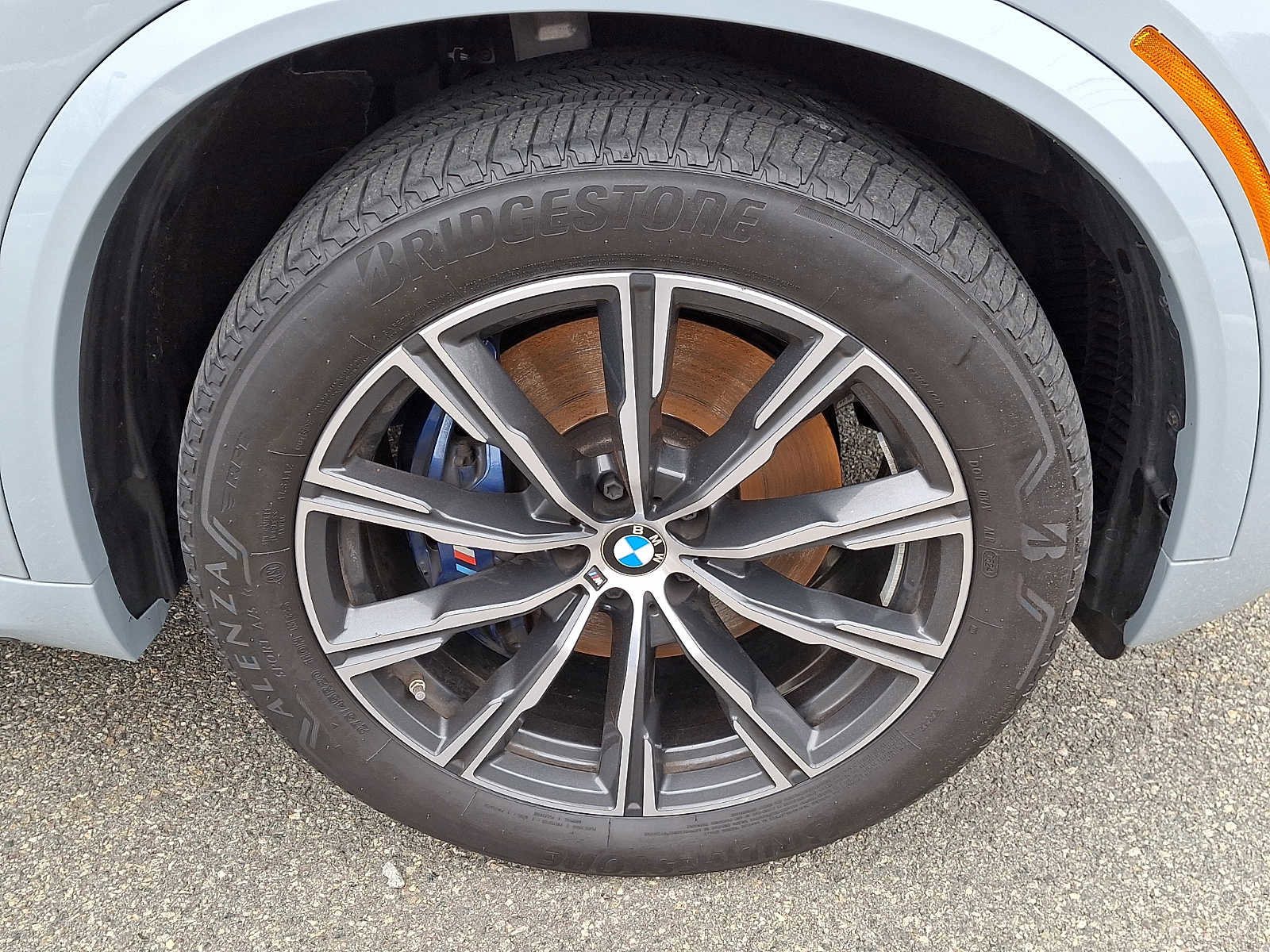 Used 2024 BMW X5 xDrive40i w/ M Sport Package image 9