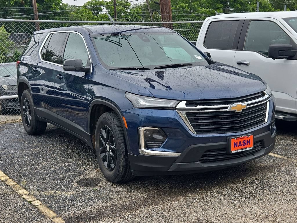 Used 2023 Chevrolet Traverse LS FWD image 1