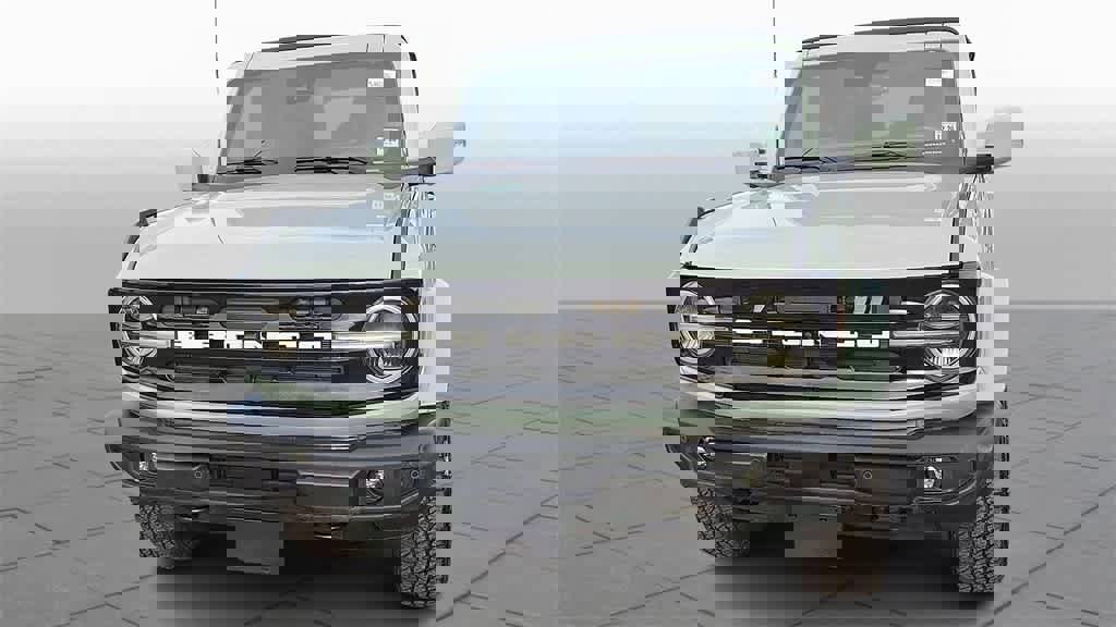 Used 2021 Ford Bronco Outer Banks image 3