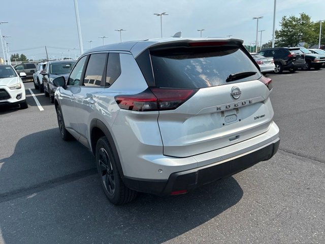 Used 2024 Nissan Rogue SV AWD/4WD image 11