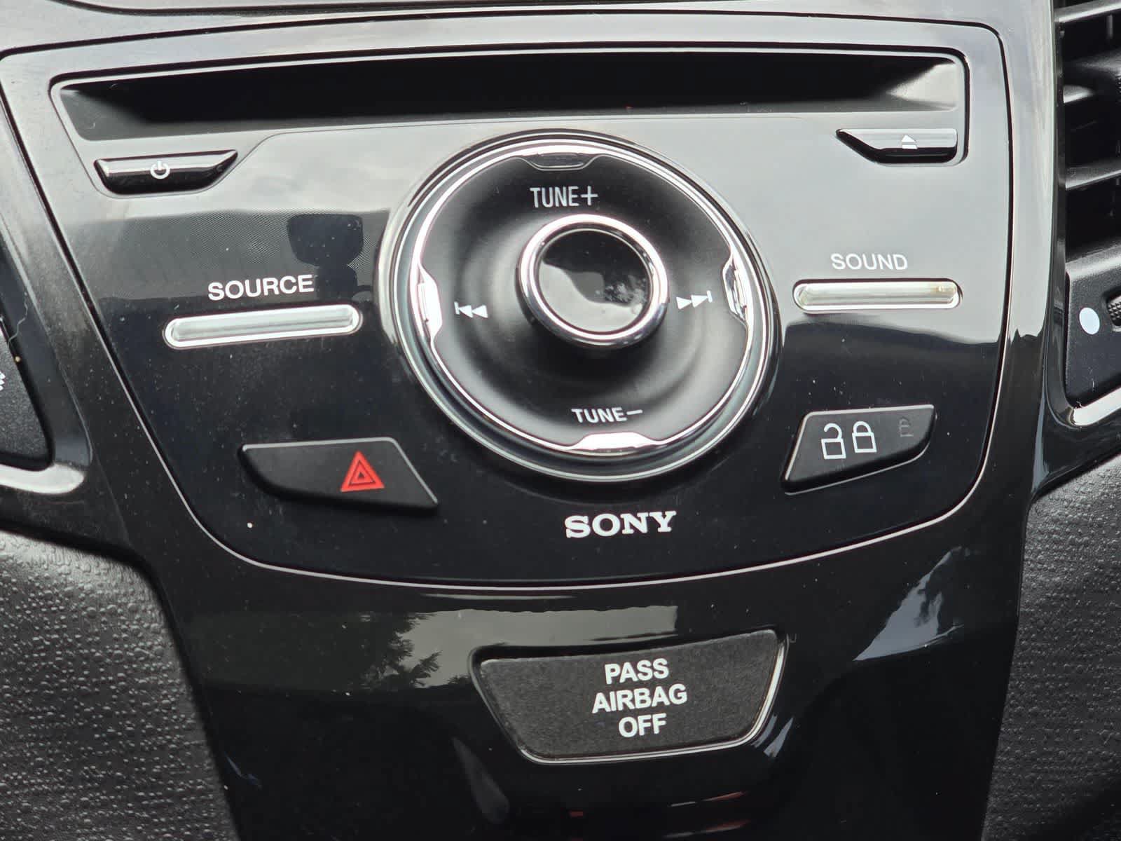 Used 2015 Ford Fiesta Titanium FWD image 22