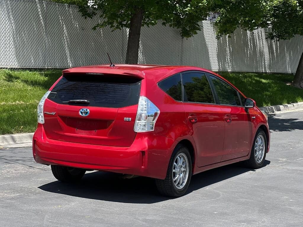 Used 2012 Toyota Prius V Two FWD image 5