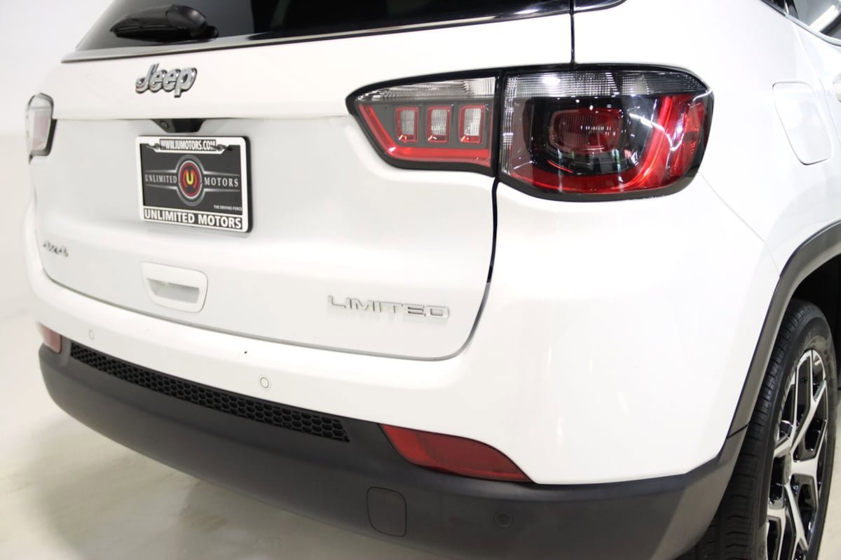 Used 2025 Jeep Compass Limited AWD/4WD image 69
