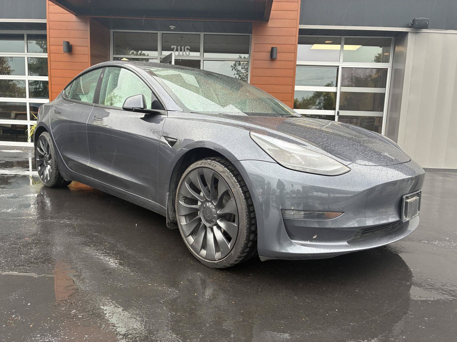 Used 2023 Tesla Model 3 Standard Range RWD image 2